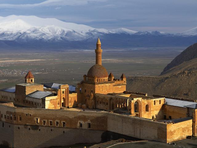 lshak_Pacha_Palace