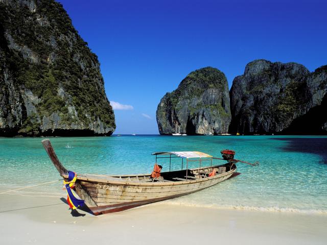 Phi_Phi_Island