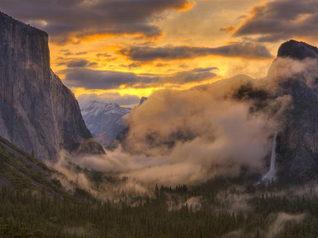Yosemite_Valley_at_Da