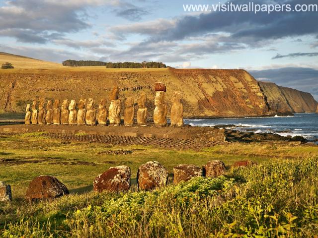 Moai_at_Tongariki
