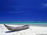 Beached_Canoe_Tahiti