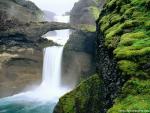 Scenic_Waterfall_Iceland