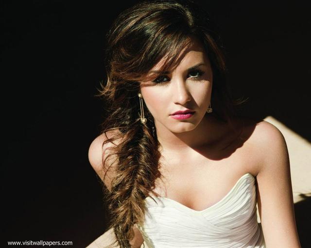 demi_lovato_03