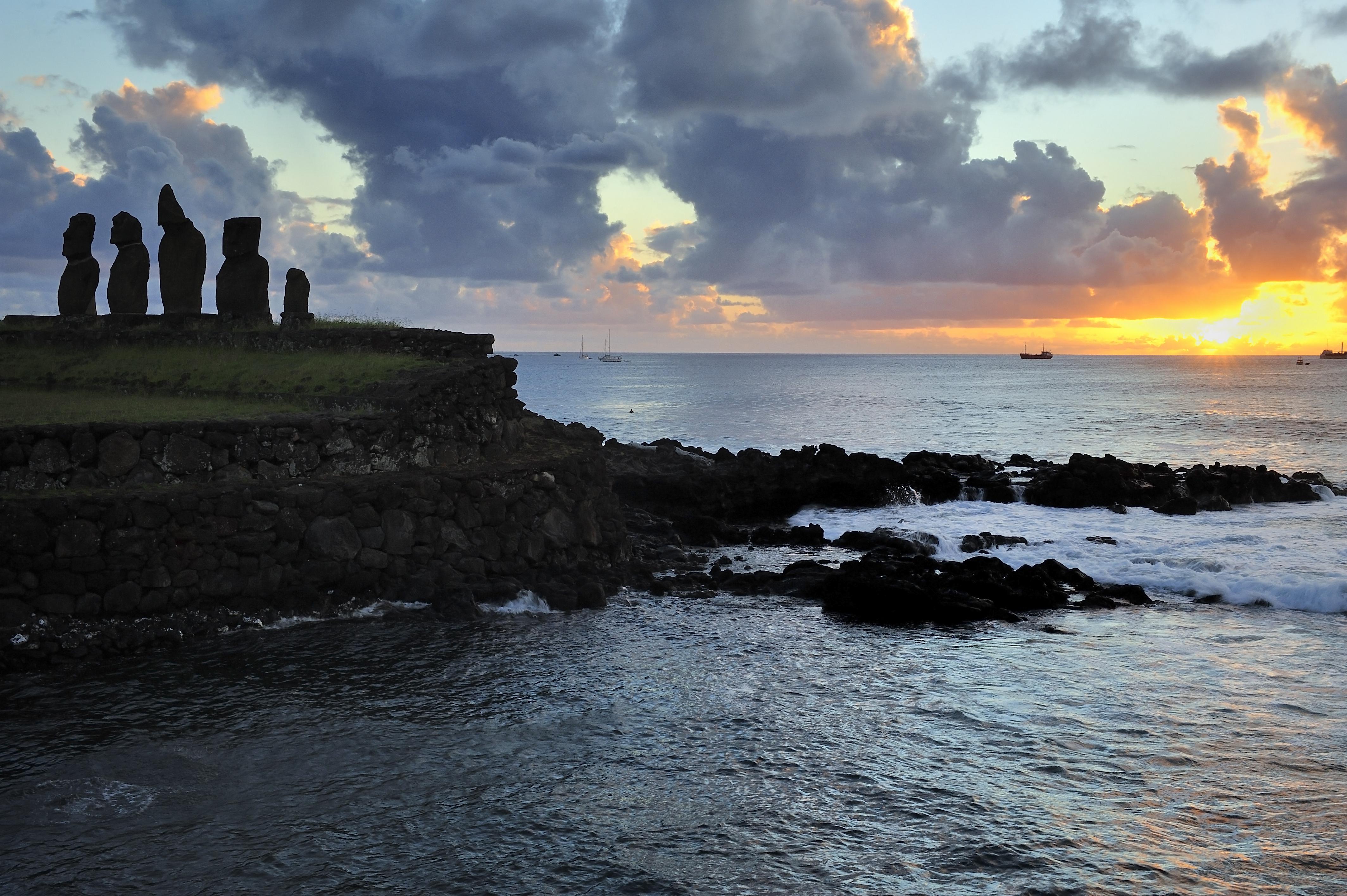 Moai_Stone_Statues_14