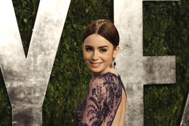 Lily_Collins_25