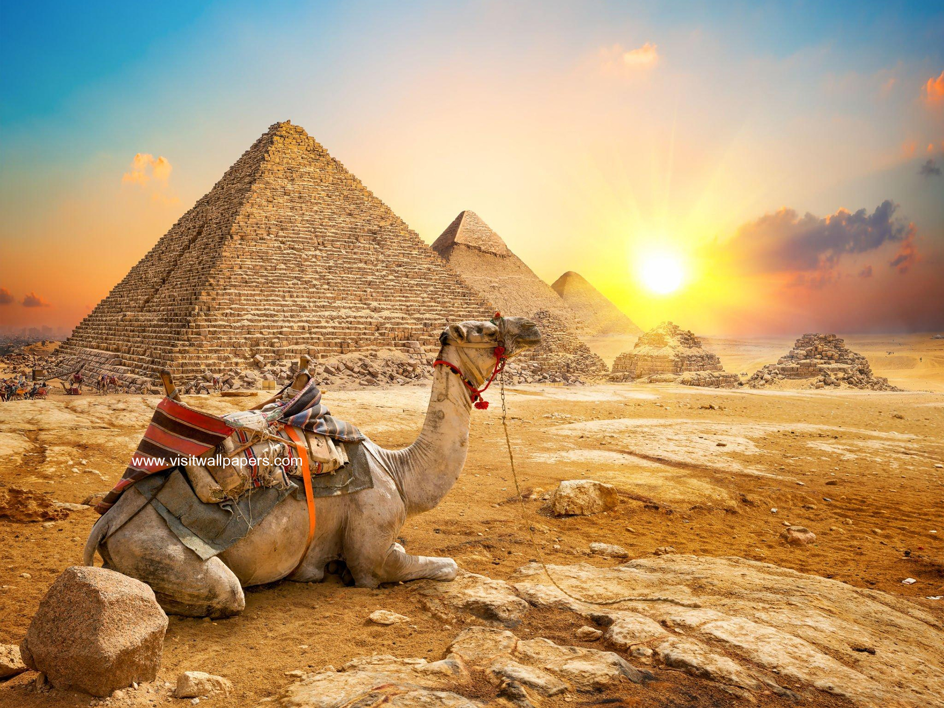 Pyramids_160