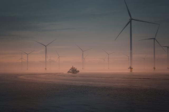 wind_turbines_57