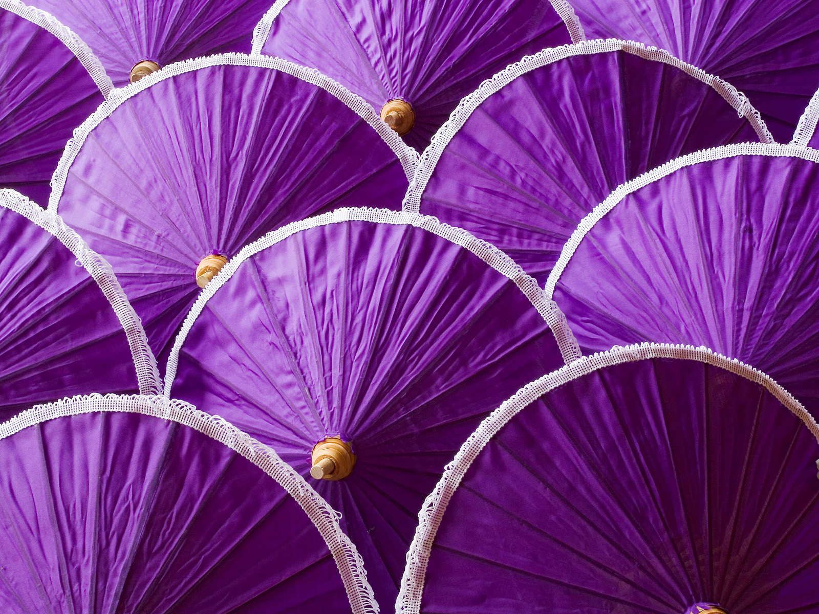 Bor_Sang_Umbrellas_Chiang_Mai_City_Thailand