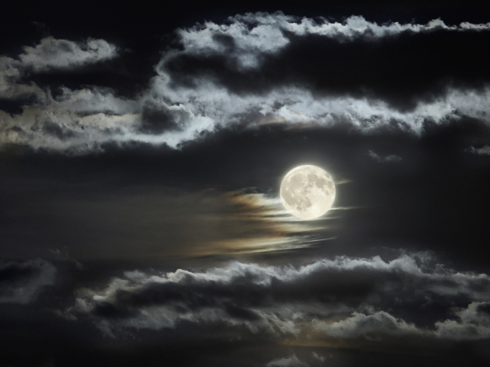 Mysterious_Moon