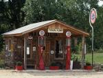 Old_Gas_Station_Hardy_Arkansas