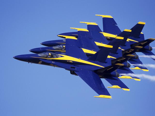 US_Navy_Blue_Angels_Lockheed_F_A-18_Hornets