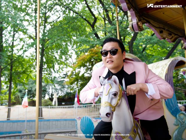 Gangnam_Style_PSY-22